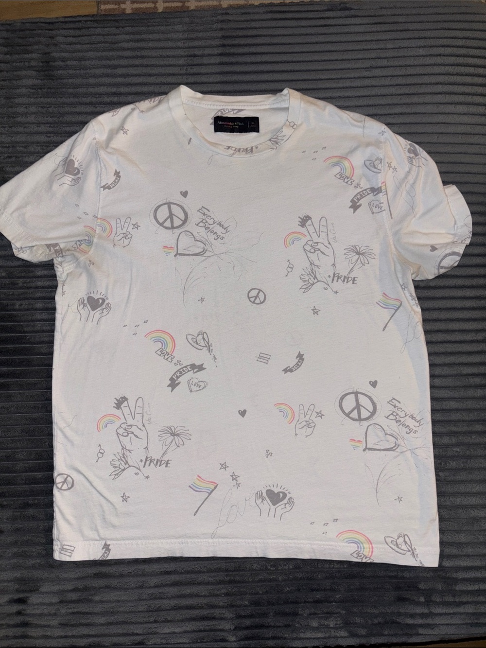 Abercrombie & Fitch White Short-Sleeve Graphic Tee with Rainbow Accents